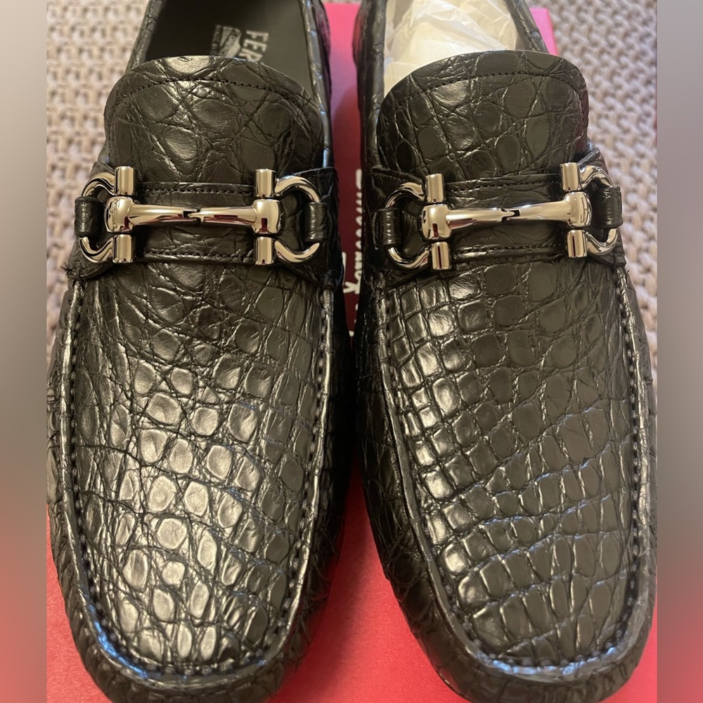 SALVATORE FERRAGAMO ALLIGATOR DRIVERS - NEVER WORN- MENS 11 !MATCHING BELT!